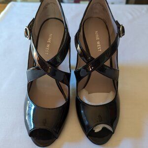 Nine West black patent leather pumps